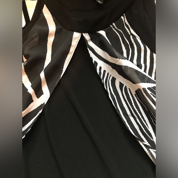 Ladies Dusak Design Dress - Picture 3 of 4